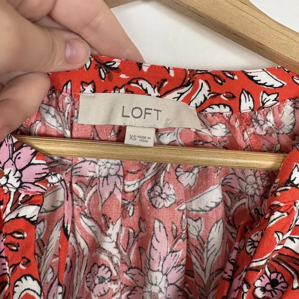 LOFT Size: XS Red Floral Spring Bloom Tie Neck Puff Sleeve Tunic Top